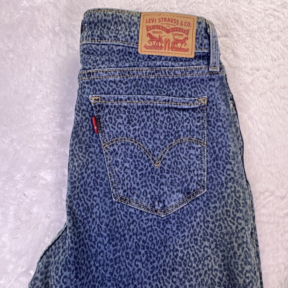Levi's 711 Jeans Women's 28 Skinny Blue Faded‎ Leopard Print Stretch Denim - Picture 3 of 5